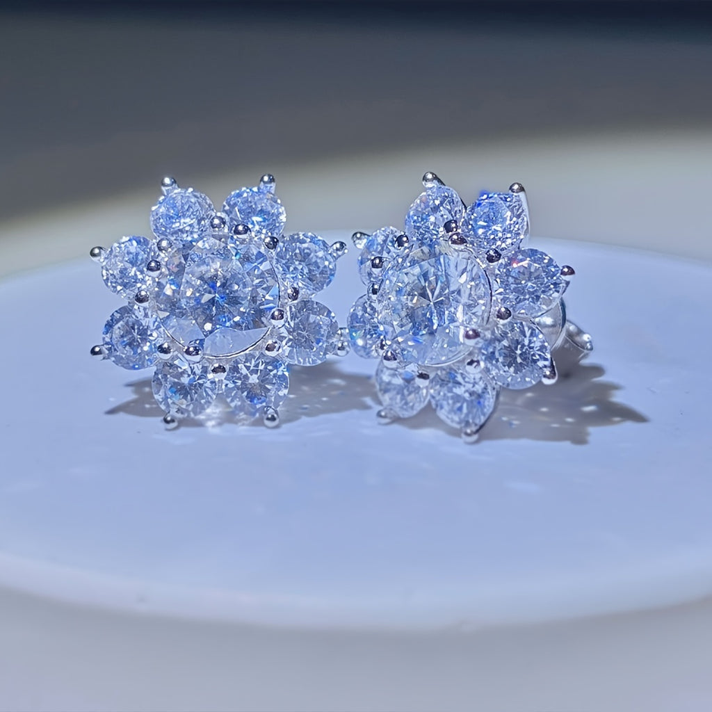 2pcs S925 Silver Set Single 1-carat Moissanite Sunflower Stud Earrings. The Elegant Bohemian Floral Design Of The Earrings Is Ideal for Daily Use And Is Very Suitable As A Gift for Wives, Girlfriends, Brides' Anniversaries, Weddings, And Engagements
