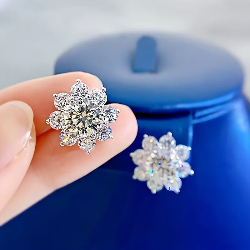 2pcs S925 Silver Set Single 1-carat Moissanite Sunflower Stud Earrings. The Elegant Bohemian Floral Design Of The Earrings Is Ideal for Daily Use And Is Very Suitable As A Gift for Wives, Girlfriends, Brides' Anniversaries, Weddings, And Engagements