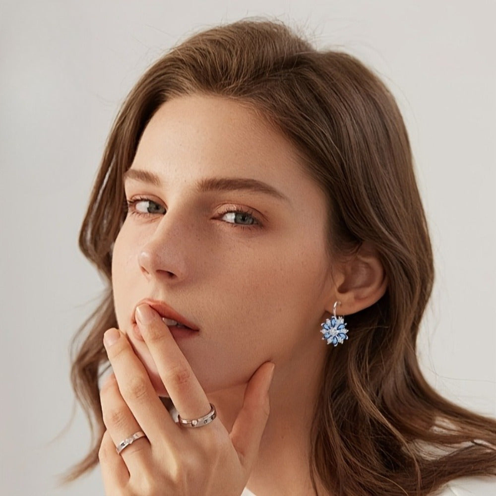 EJG 925 Sterling Silver Blue and White Snowflake Hoop Earring Buckle Light Luxury Winter Flower Exquisite Fashion Cold Style Two Colors Daily Versatile Female Earrings, Suitable for Back to, Party, Valentine'S Day Gift, Christmas Gift